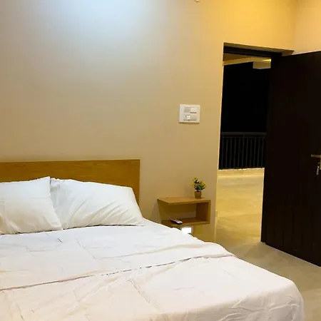 Beach Villa Luna,Next To Intercontinental 5 Star Hotel,Ecr-3